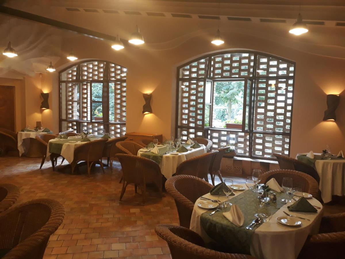 فيلكه بوبوفيتشي Hotel Zamek Stirin المظهر الخارجي الصورة