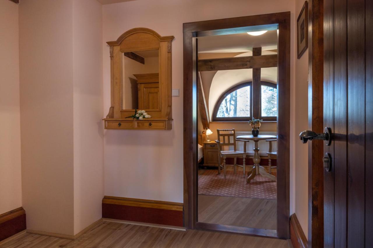 فيلكه بوبوفيتشي Hotel Zamek Stirin المظهر الخارجي الصورة