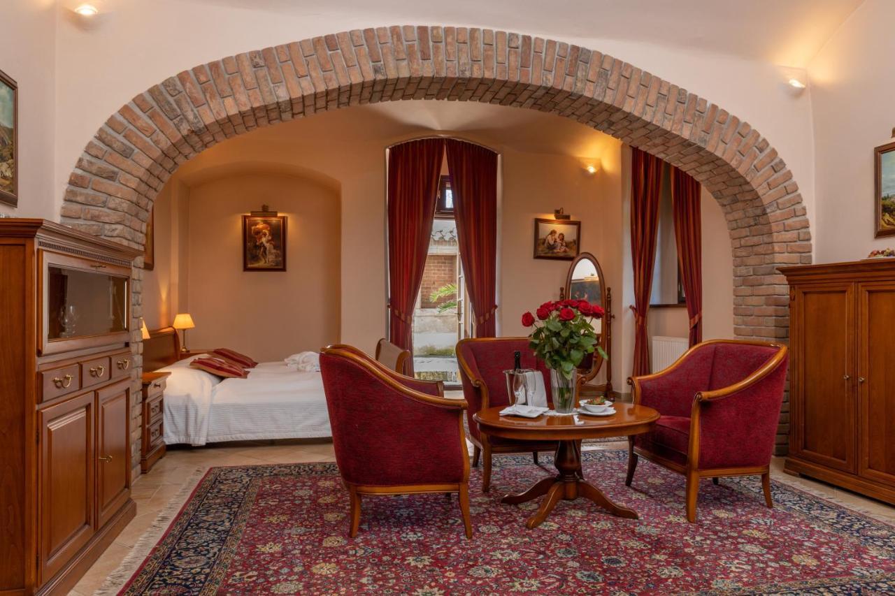 فيلكه بوبوفيتشي Hotel Zamek Stirin المظهر الخارجي الصورة