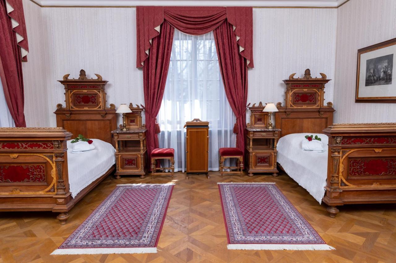 فيلكه بوبوفيتشي Hotel Zamek Stirin المظهر الخارجي الصورة