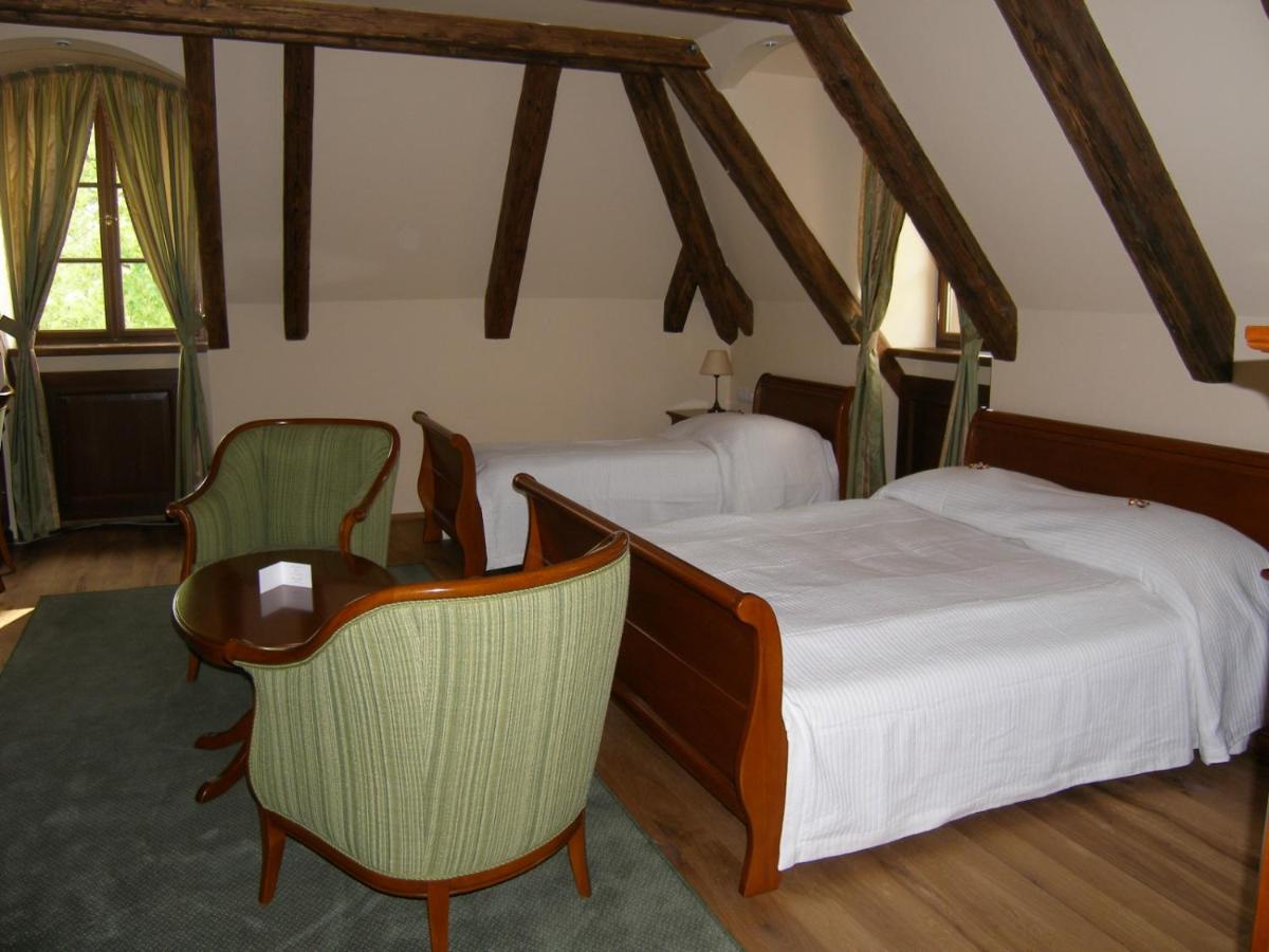 فيلكه بوبوفيتشي Hotel Zamek Stirin المظهر الخارجي الصورة