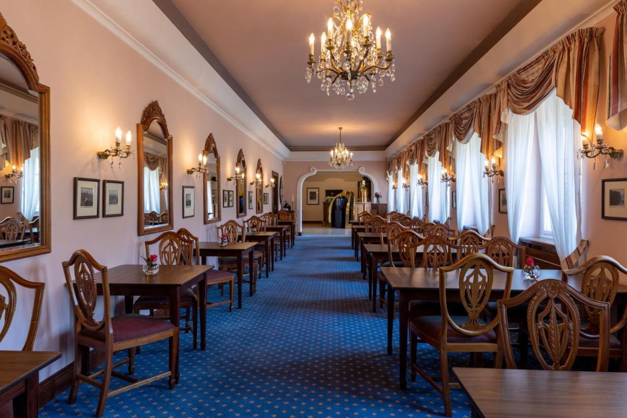 فيلكه بوبوفيتشي Hotel Zamek Stirin المظهر الخارجي الصورة